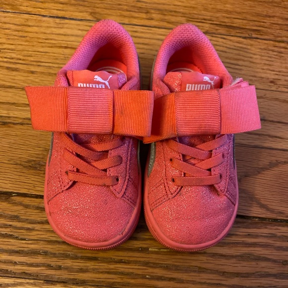 Girls toddler Pumas - Picture 2 of 2
